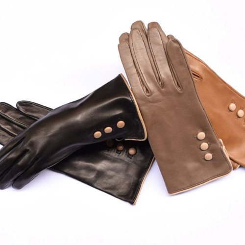 Lambskin leather gloves silk lined