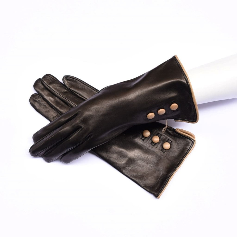 Lambskin leather gloves silk lined