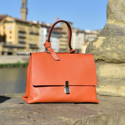 Borsa Aura