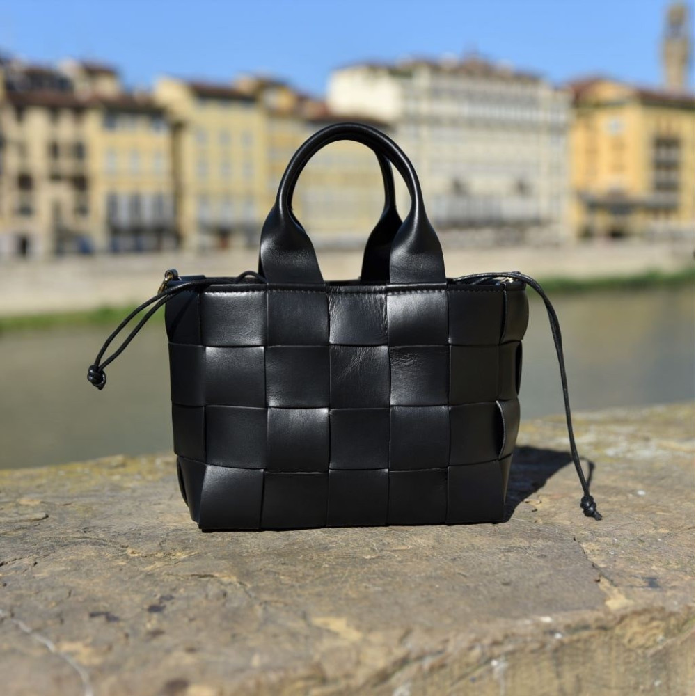 Mumbi Borsa In Vera Pelle Per Huawei P20 – Con Linguetta Estraibile E Chiusura In Velcro – Nero