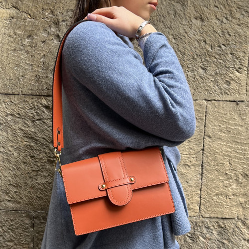 Borsa Layla