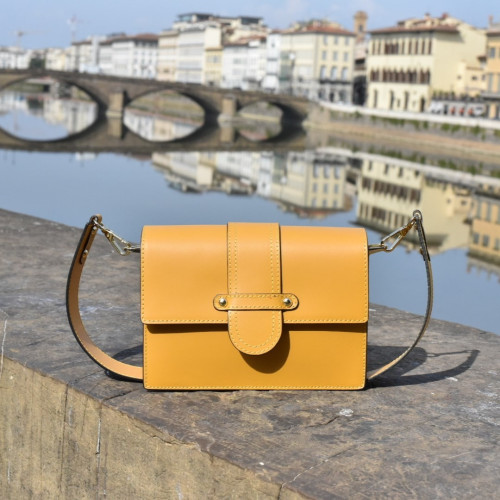 Borsa Layla