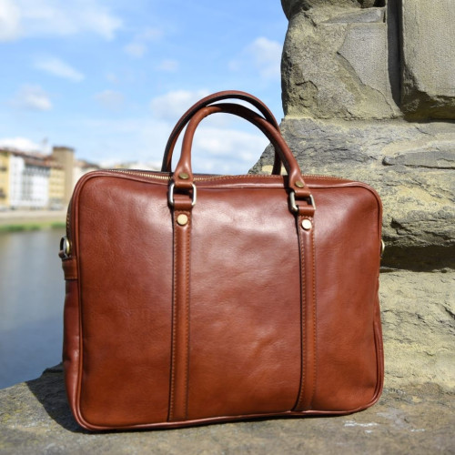 Borsa in pelle di vitello tamponata a mano