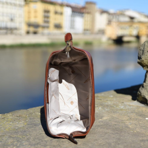 Leather beauty case made of vegetable tanned leather