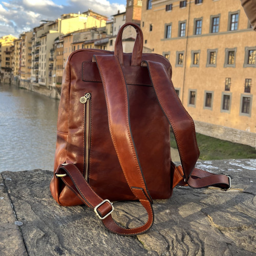 Leather backpack made of vegetable tanned leather