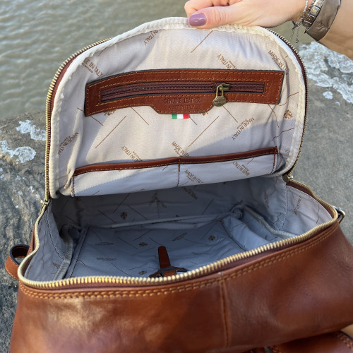 Leather backpack made of vegetable tanned leather