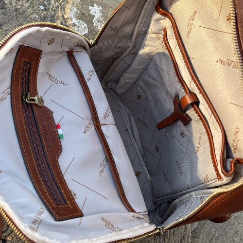 Leather backpack made of vegetable tanned leather