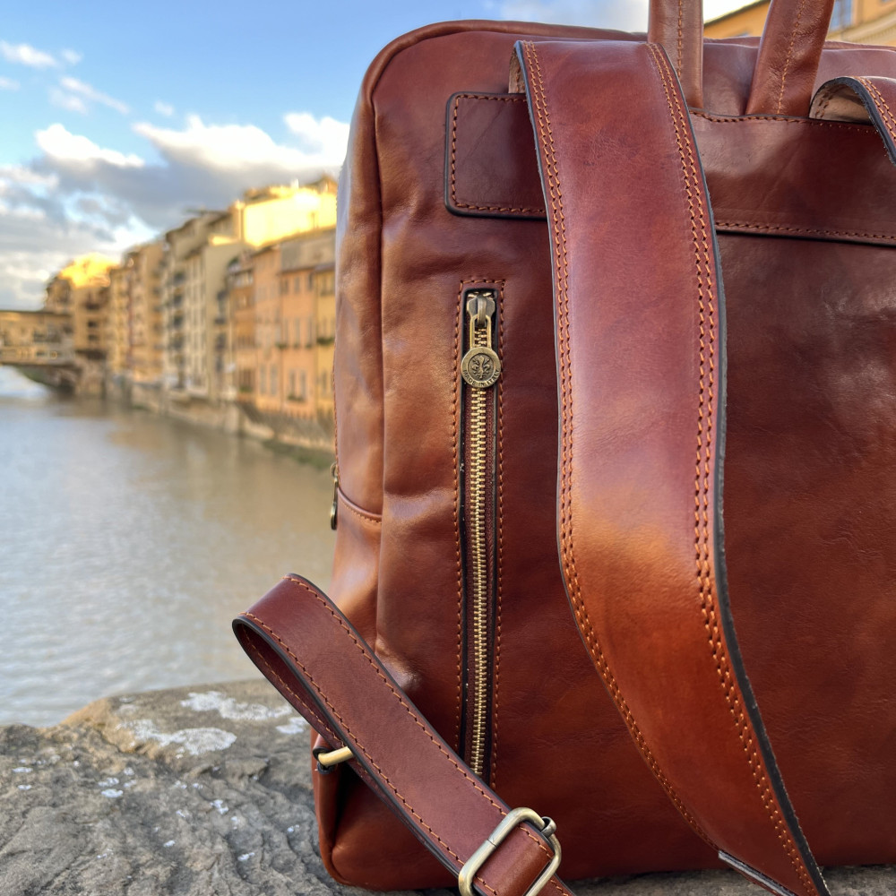 Leather backpack made of vegetable tanned leather Color  display picture 1