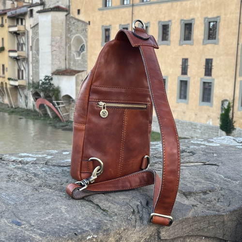 Leather handbag made of vegetable tanned leather
