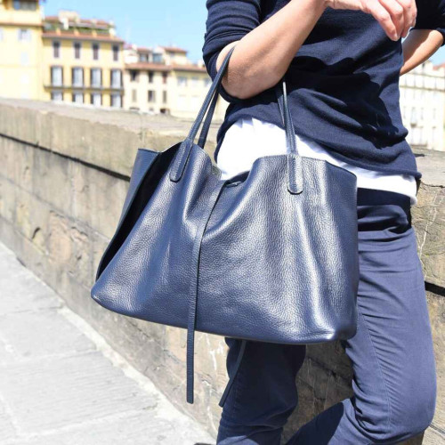 Leather bag Full-grain cowhide.
