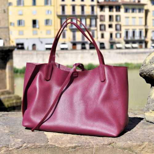 Leather bag Full-grain cowhide.