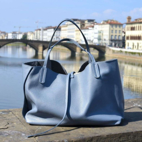 Leather bag Full-grain cowhide.