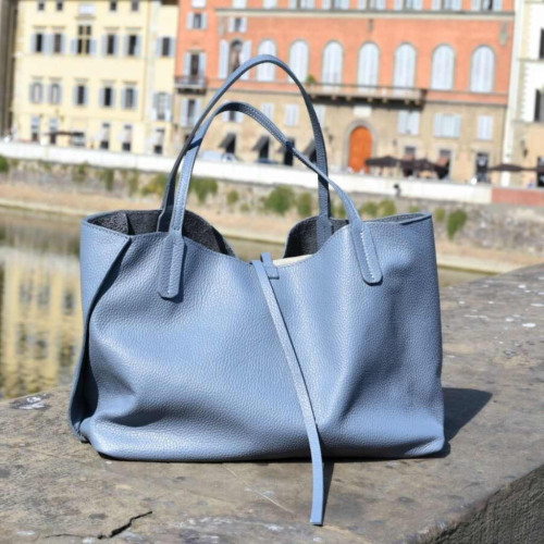 Leather bag Full-grain cowhide.